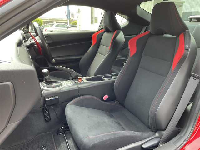 トヨタ ８６ GT 栃木県 2014(平26)年 13.3万km ライトニングレッド (株)IDOMが運営する【じしゃロン宇都宮店】の自社ローン対象車両になります。こちらは現金またはオートローンご利用時の価格です。自社ローンご希望の方は別途その旨お申付け下さい/社外ナビ/CD/DVD/BT/TV/社外マフラー/ETC/バックカメラ/ドライブレコーダー/プッシュスタート/スマートキー/社外セキュリティ/社外ツイーター/パドルシフト/純正17インチAW