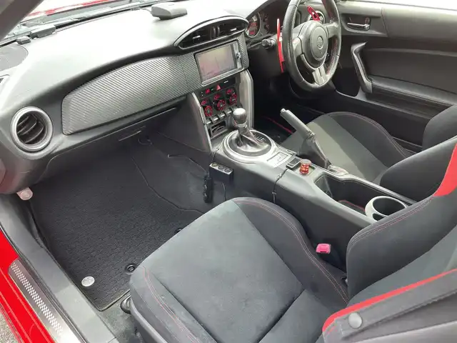 トヨタ ８６ GT 栃木県 2014(平26)年 13.3万km ライトニングレッド (株)IDOMが運営する【じしゃロン宇都宮店】の自社ローン対象車両になります。こちらは現金またはオートローンご利用時の価格です。自社ローンご希望の方は別途その旨お申付け下さい/社外ナビ/CD/DVD/BT/TV/社外マフラー/ETC/バックカメラ/ドライブレコーダー/プッシュスタート/スマートキー/社外セキュリティ/社外ツイーター/パドルシフト/純正17インチAW