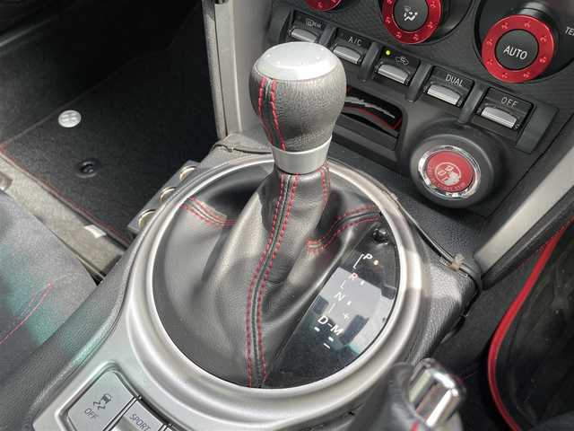 トヨタ ８６ GT 栃木県 2014(平26)年 13.3万km ライトニングレッド (株)IDOMが運営する【じしゃロン宇都宮店】の自社ローン対象車両になります。こちらは現金またはオートローンご利用時の価格です。自社ローンご希望の方は別途その旨お申付け下さい/社外ナビ/CD/DVD/BT/TV/社外マフラー/ETC/バックカメラ/ドライブレコーダー/プッシュスタート/スマートキー/社外セキュリティ/社外ツイーター/パドルシフト/純正17インチAW