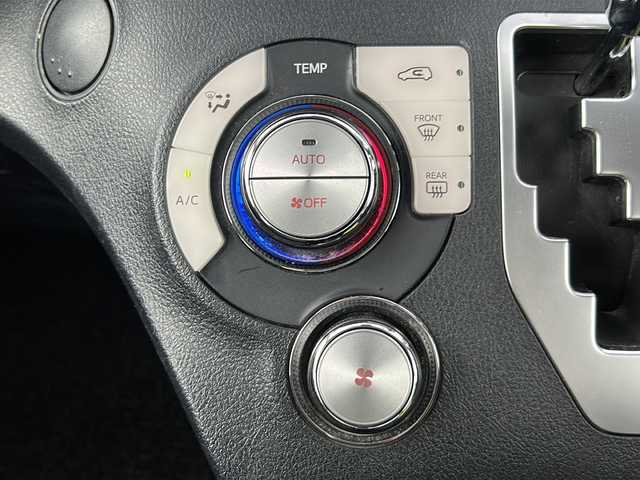 トヨタ シエンタ G セーフティエディション 愛知県 2020(令2)年 5.5万km センシュアルレッドマイカ 純正ナビ【NSZT-Y68T】/（Bluetooth・フルセグ・CD）/全方位カメラ/前後コーナーセンサー/レーンキープアシスト/衝突軽減ブレーキ/横滑り防止装置/ステアリングスイッチ/ステアリングヒーター/前方ドライブレコーダー/D+N席シートヒーター/ETC/オートライト/オートマチックハイビーム/LEDヘッドライト/フォグランプ/純正フロアマット/スペアキー/プッシュスタート