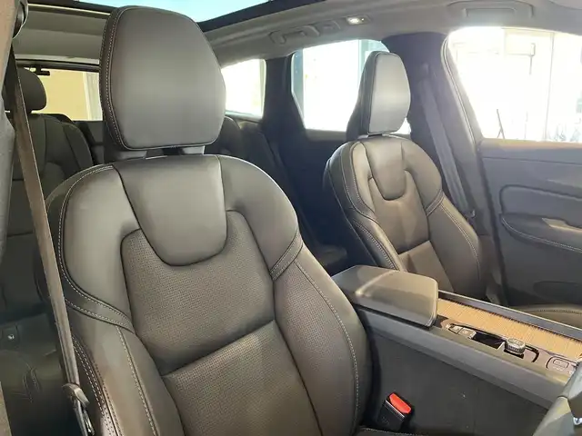 ボルボ ボルボ ＸＣ６０ アルティメット B5 AWD 道央・札幌 2023(令5)年 1.2万km クリスタルホワイトP クリスタルホワイト/Bowers＆Wilkinsプレミアムサウンド/電動パノラマサンルーフ/ヘッドアップディスプレイ/ナッパレザーシート/シートヒーター/シートベンチレーション/ステアリングヒーター/Googleナビ/360°カメラ/ACC/BLIS/パイロットアシスト/LKA/CTA/Apple CarPlay/フルアクティブハイビーム/ワイヤレスチャージング/パワーテールゲート
