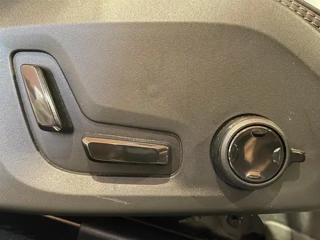 ボルボ ボルボ ＸＣ６０ アルティメット B5 AWD 道央・札幌 2023(令5)年 1.2万km クリスタルホワイトP クリスタルホワイト/Bowers＆Wilkinsプレミアムサウンド/電動パノラマサンルーフ/ヘッドアップディスプレイ/ナッパレザーシート/シートヒーター/シートベンチレーション/ステアリングヒーター/Googleナビ/360°カメラ/ACC/BLIS/パイロットアシスト/LKA/CTA/Apple CarPlay/フルアクティブハイビーム/ワイヤレスチャージング/パワーテールゲート