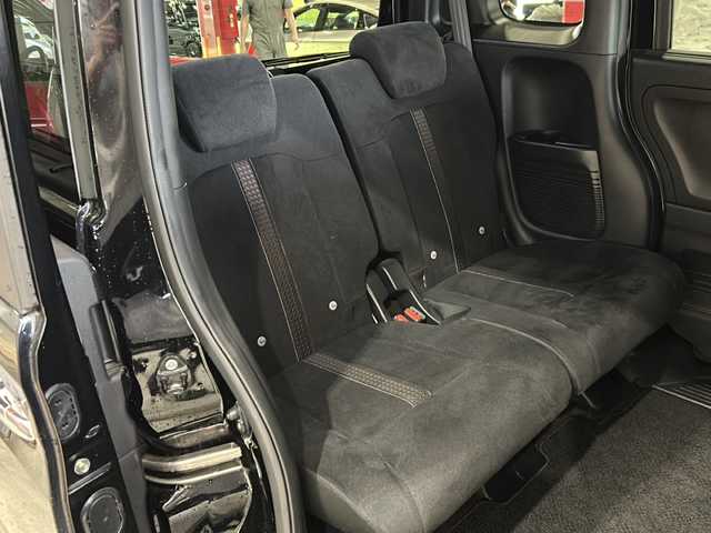 ホンダ Ｎ ＢＯＸ カスタム G L ホンダセンシング 静岡県 2018(平30)年 6.9万km クリスタルブラックパール 社外ナビ/バックカメラ/クルーズコントロール/アイドリングストップ/純正アルミホイール/純正エアロ/横滑り防止/アダプティブ・クルーズ・コントロール（ACC）/・作動車速域：約30km/hから100km/h間/車線維持支援システム（LKAS）/・作動車速：約65km/hから100km/h間/・ステアリング制御/衝突軽減ブレーキ（CMBS）/・歩行者検知機能/・作動車速：約80km/h未満時/・対向車車速：約30km/hから80km/h時/誤発進抑制機能（前進）/・ミリ波レーダー検知：作動車速10km/h未満/歩行者事故低減ステアリング/・作動車速10km/hから40km/h間/路外逸脱抑制機能/・作動車速：約60km/hから100km/h間/先行車発進お知らせ機能/標識認識機能/オートハイビーム/誤発進抑制機能（後進）・ソナー検知：作動車速10km/h未満