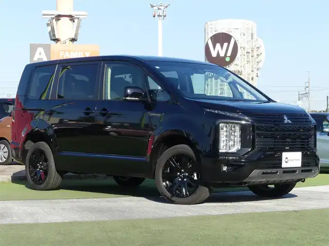 三菱 デリカＤ：５ シャモニー 千葉県 2025(令7)年 0.1千km 黒Ⅱ ・寒冷地仕様/・11インチALPINEナビ&CD&DVD&BT&HDMI&AppleCarplay&AndroidAuto/・12.8インチALPINEフリップダウンモニター/・パワーバックドア/・両側パワースライドドア/・マルチアラウンドモニター/・e-Assist/・衝突被害軽減ブレーキシステム/・車線逸脱警報システム/・レーダークルーズコントロールシステム/・誤発進抑制機能/・後側方車両検知警報システム/・後退時交差車両検知警報システム/・ブラインドスポットモニター/・アイドリングストップ/・横滑り防止装置/・ECOモード/・センターデフロック/・前席シートヒーター/・D席パワーシート/・ハーフレザーシート/・ステアリングヒーター/・ステアリングスイッチ/・革巻きステアリング/・電動パーキングブレーキ/・プッシュスタート/・LEDヘッドライト/・フォグランプ/・オートマチックハイビーム/・オートライト/・スマートキー/・スペアキー