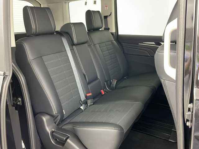 三菱 デリカＤ：５ シャモニー 千葉県 2025(令7)年 0.1千km 黒Ⅱ ・寒冷地仕様/・11インチALPINEナビ&CD&DVD&BT&HDMI&AppleCarplay&AndroidAuto/・12.8インチALPINEフリップダウンモニター/・パワーバックドア/・両側パワースライドドア/・マルチアラウンドモニター/・e-Assist/・衝突被害軽減ブレーキシステム/・車線逸脱警報システム/・レーダークルーズコントロールシステム/・誤発進抑制機能/・後側方車両検知警報システム/・後退時交差車両検知警報システム/・ブラインドスポットモニター/・アイドリングストップ/・横滑り防止装置/・ECOモード/・センターデフロック/・前席シートヒーター/・D席パワーシート/・ハーフレザーシート/・ステアリングヒーター/・ステアリングスイッチ/・革巻きステアリング/・電動パーキングブレーキ/・プッシュスタート/・LEDヘッドライト/・フォグランプ/・オートマチックハイビーム/・オートライト/・スマートキー/・スペアキー