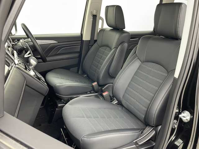 三菱 デリカＤ：５ シャモニー 千葉県 2025(令7)年 0.1千km 黒Ⅱ ・寒冷地仕様/・11インチALPINEナビ&CD&DVD&BT&HDMI&AppleCarplay&AndroidAuto/・12.8インチALPINEフリップダウンモニター/・パワーバックドア/・両側パワースライドドア/・マルチアラウンドモニター/・e-Assist/・衝突被害軽減ブレーキシステム/・車線逸脱警報システム/・レーダークルーズコントロールシステム/・誤発進抑制機能/・後側方車両検知警報システム/・後退時交差車両検知警報システム/・ブラインドスポットモニター/・アイドリングストップ/・横滑り防止装置/・ECOモード/・センターデフロック/・前席シートヒーター/・D席パワーシート/・ハーフレザーシート/・ステアリングヒーター/・ステアリングスイッチ/・革巻きステアリング/・電動パーキングブレーキ/・プッシュスタート/・LEDヘッドライト/・フォグランプ/・オートマチックハイビーム/・オートライト/・スマートキー/・スペアキー