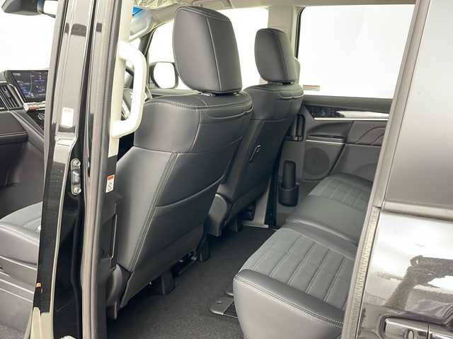 三菱 デリカＤ：５ シャモニー 千葉県 2025(令7)年 0.1千km 黒Ⅱ ・寒冷地仕様/・11インチALPINEナビ&CD&DVD&BT&HDMI&AppleCarplay&AndroidAuto/・12.8インチALPINEフリップダウンモニター/・パワーバックドア/・両側パワースライドドア/・マルチアラウンドモニター/・e-Assist/・衝突被害軽減ブレーキシステム/・車線逸脱警報システム/・レーダークルーズコントロールシステム/・誤発進抑制機能/・後側方車両検知警報システム/・後退時交差車両検知警報システム/・ブラインドスポットモニター/・アイドリングストップ/・横滑り防止装置/・ECOモード/・センターデフロック/・前席シートヒーター/・D席パワーシート/・ハーフレザーシート/・ステアリングヒーター/・ステアリングスイッチ/・革巻きステアリング/・電動パーキングブレーキ/・プッシュスタート/・LEDヘッドライト/・フォグランプ/・オートマチックハイビーム/・オートライト/・スマートキー/・スペアキー