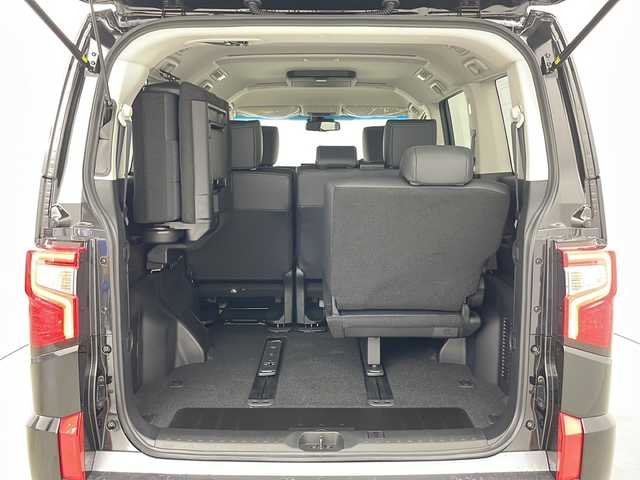 三菱 デリカＤ：５ シャモニー 千葉県 2025(令7)年 0.1千km 黒Ⅱ ・寒冷地仕様/・11インチALPINEナビ&CD&DVD&BT&HDMI&AppleCarplay&AndroidAuto/・12.8インチALPINEフリップダウンモニター/・パワーバックドア/・両側パワースライドドア/・マルチアラウンドモニター/・e-Assist/・衝突被害軽減ブレーキシステム/・車線逸脱警報システム/・レーダークルーズコントロールシステム/・誤発進抑制機能/・後側方車両検知警報システム/・後退時交差車両検知警報システム/・ブラインドスポットモニター/・アイドリングストップ/・横滑り防止装置/・ECOモード/・センターデフロック/・前席シートヒーター/・D席パワーシート/・ハーフレザーシート/・ステアリングヒーター/・ステアリングスイッチ/・革巻きステアリング/・電動パーキングブレーキ/・プッシュスタート/・LEDヘッドライト/・フォグランプ/・オートマチックハイビーム/・オートライト/・スマートキー/・スペアキー