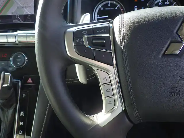 三菱 デリカＤ：５ シャモニー 千葉県 2025(令7)年 0.1千km 黒Ⅱ ・寒冷地仕様/・11インチALPINEナビ&CD&DVD&BT&HDMI&AppleCarplay&AndroidAuto/・12.8インチALPINEフリップダウンモニター/・パワーバックドア/・両側パワースライドドア/・マルチアラウンドモニター/・e-Assist/・衝突被害軽減ブレーキシステム/・車線逸脱警報システム/・レーダークルーズコントロールシステム/・誤発進抑制機能/・後側方車両検知警報システム/・後退時交差車両検知警報システム/・ブラインドスポットモニター/・アイドリングストップ/・横滑り防止装置/・ECOモード/・センターデフロック/・前席シートヒーター/・D席パワーシート/・ハーフレザーシート/・ステアリングヒーター/・ステアリングスイッチ/・革巻きステアリング/・電動パーキングブレーキ/・プッシュスタート/・LEDヘッドライト/・フォグランプ/・オートマチックハイビーム/・オートライト/・スマートキー/・スペアキー