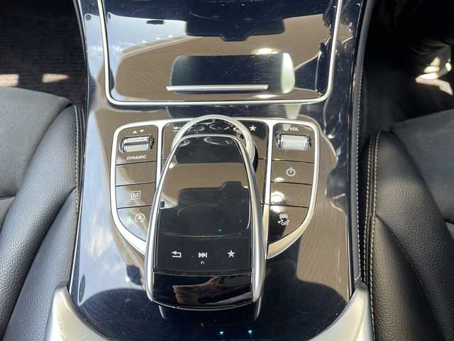 メルセデス・ベンツ ＧＬＣ２００ クーペスポーツ 静岡県 2017(平29)年 7.2万km 黒 純正ナビ/・ラジオ/・CD/・DVD/・Bluetooth/・フルセグTV/安全機能/・PRE-SAFブレーキ/・インテリジェントライトシステム/・アテンションアシスト/・レーンキープアシスト/・ブラインドスポットモニター/・レーダークルーズコントロール/・ステアリングアシスト/主要装備/・オートライト/・パドルシフト/・ステアリングスイッチ/・シートヒーター/・ハーフレザーシート/・革巻きステアリング/・全方位カメラ/・コーナーセンサー/・パワーバックドア/・ドラレコ前後/・パワーシート