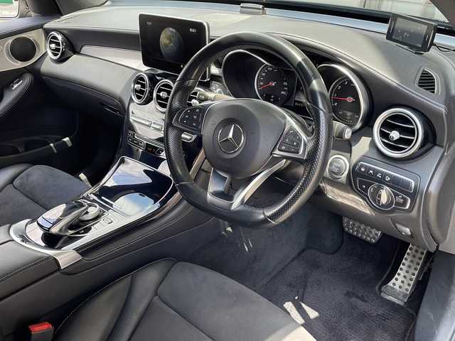 メルセデス・ベンツ ＧＬＣ２００ クーペスポーツ 静岡県 2017(平29)年 7.2万km 黒 純正ナビ/・ラジオ/・CD/・DVD/・Bluetooth/・フルセグTV/安全機能/・PRE-SAFブレーキ/・インテリジェントライトシステム/・アテンションアシスト/・レーンキープアシスト/・ブラインドスポットモニター/・レーダークルーズコントロール/・ステアリングアシスト/主要装備/・オートライト/・パドルシフト/・ステアリングスイッチ/・シートヒーター/・ハーフレザーシート/・革巻きステアリング/・全方位カメラ/・コーナーセンサー/・パワーバックドア/・ドラレコ前後/・パワーシート