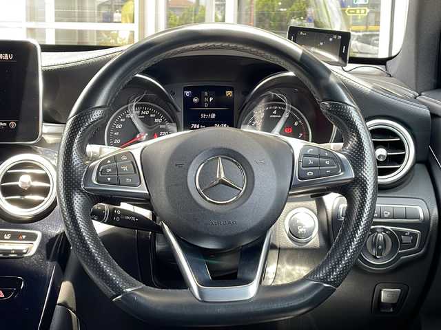 メルセデス・ベンツ ＧＬＣ２００ クーペスポーツ 静岡県 2017(平29)年 7.2万km 黒 純正ナビ/・ラジオ/・CD/・DVD/・Bluetooth/・フルセグTV/安全機能/・PRE-SAFブレーキ/・インテリジェントライトシステム/・アテンションアシスト/・レーンキープアシスト/・ブラインドスポットモニター/・レーダークルーズコントロール/・ステアリングアシスト/主要装備/・オートライト/・パドルシフト/・ステアリングスイッチ/・シートヒーター/・ハーフレザーシート/・革巻きステアリング/・全方位カメラ/・コーナーセンサー/・パワーバックドア/・ドラレコ前後/・パワーシート