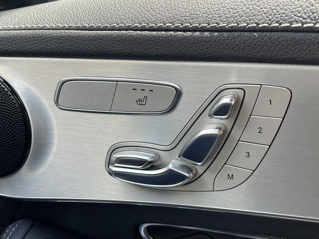 メルセデス・ベンツ ＧＬＣ２００ クーペスポーツ 静岡県 2017(平29)年 7.2万km 黒 純正ナビ/・ラジオ/・CD/・DVD/・Bluetooth/・フルセグTV/安全機能/・PRE-SAFブレーキ/・インテリジェントライトシステム/・アテンションアシスト/・レーンキープアシスト/・ブラインドスポットモニター/・レーダークルーズコントロール/・ステアリングアシスト/主要装備/・オートライト/・パドルシフト/・ステアリングスイッチ/・シートヒーター/・ハーフレザーシート/・革巻きステアリング/・全方位カメラ/・コーナーセンサー/・パワーバックドア/・ドラレコ前後/・パワーシート