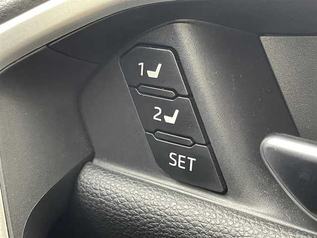 トヨタ ＲＡＶ４ ハイブリットG 茨城県 2021(令3)年 4万km ホワイトパールクリスタルシャイン 純正DA/全方位カメラ/フルセグ/ナビキット/サンルーフ/モデリスタエアロ/AC100V/衝突被害軽減ブレーキ/車線逸脱抑制装置/レーダークルーズコントロール/オートマチックハイビーム/クリアランスソナー/BSM/ETC/ドラレコ/シートヒーター/ステアリングヒーター/純正18インチAW/LEDヘッドライト/スマートキー