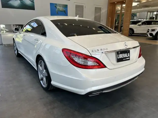 メルセデス・ベンツ ＣＬＳ３５０ SB Bエフィシェンシー AMGスポP 大阪府 2012(平24)年 2.7万km 白 純正ナビ/TV/バックカメラ/純正19インチAW/LEDヘッドライト/クルコン/クリアランスソナー/黒革/メモリ付きパワーシート/シートヒーター/電動リアゲート