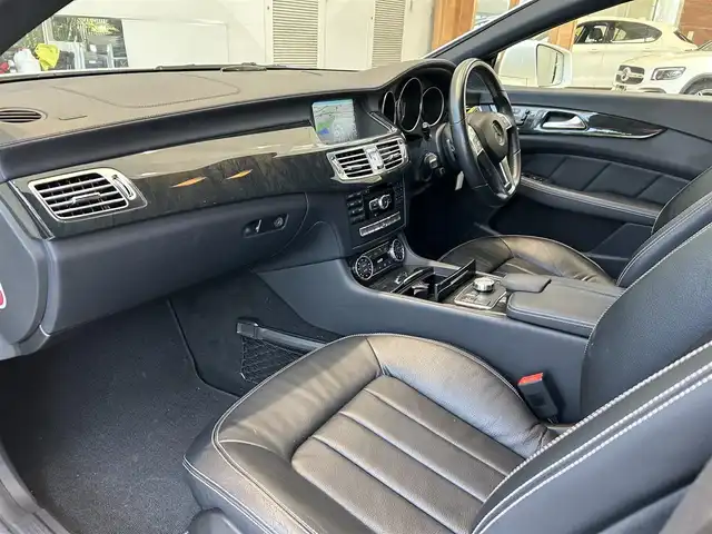 メルセデス・ベンツ ＣＬＳ３５０ SB Bエフィシェンシー AMGスポP 大阪府 2012(平24)年 2.7万km 白 純正ナビ/TV/バックカメラ/純正19インチAW/LEDヘッドライト/クルコン/クリアランスソナー/黒革/メモリ付きパワーシート/シートヒーター/電動リアゲート