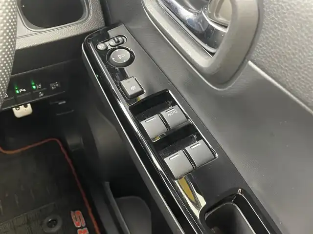 ホンダ Ｎ ＯＮＥ RS 茨城県 2023(令5)年 2.8万km プレミアムイエローパールⅡ 純正ナビ/バックカメラ/フルセグ/衝突被害軽減ブレーキ/車線逸脱抑制装置/レーダークルーズコントロール/オートマチックハイビーム/ソナー/ETC/シートヒーター/純正15インチAW/LEDヘッドライト/スマートキー