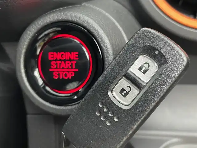 ホンダ Ｎ ＯＮＥ RS 茨城県 2023(令5)年 2.8万km プレミアムイエローパールⅡ 純正ナビ/バックカメラ/フルセグ/衝突被害軽減ブレーキ/車線逸脱抑制装置/レーダークルーズコントロール/オートマチックハイビーム/ソナー/ETC/シートヒーター/純正15インチAW/LEDヘッドライト/スマートキー