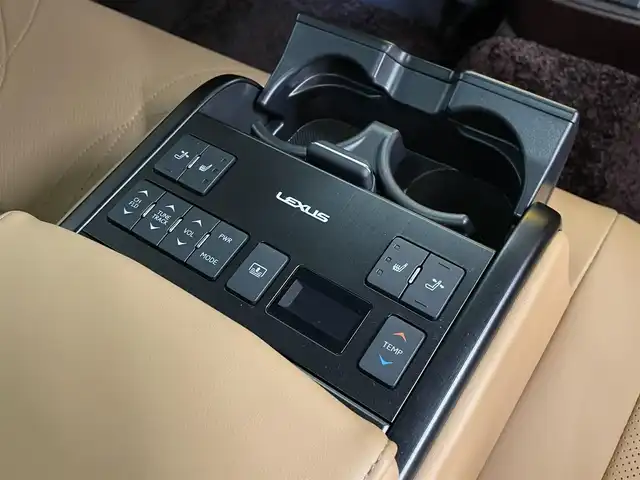 レクサス ＥＳ 300h バージョンL 群馬県 2019(令1)年 6.6万km アイスエクリュマイカメタリック レクサスセーフィティシステム＋/・プリクラッシュセーフティ/・レーダークルーズコントロール/・レーンキープアシスト/・クリアランスソナー/・ブラインドスポットモニター/・オートマチックハイビーム/・パーキングサポートブレーキ/純正12.3インチメーカーフルセグナビ/・AM/FM/フルセグTV/Bluetooth/・Mark Levinsonオーディオスピーカー/純正ドライブレコーダー/純正18インチアルミホイール/全周囲カメラ/スマートキー/デジタルインナーミラー/デジタルアウターミラー/MTモード付AT/ムーンルーフ付き/前後レザーシート/前後シートヒーター/前後ベンチレーション/前席ポジションメモリー付きシート/後席電動リクライニングシート/電動リアゲート/ステアリングヒーター/置くだけ充電/ドライブモーセレクト/ビルトインETC2.0/USB入力端子/オートエアコン