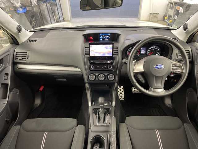 スバル フォレスター 2．0XT アイサイト 道央・札幌 2013(平25)年 5.4万km サテンホワイトパール ・4WD/アイサイト/・前席RECAROシート/・社外HDDナビ/　　（BT/CD/フルセグTV）/・運転席/助手席シートヒーター/・パドルシフト/・オートライト/キセノンヘッドライト/・前後ドライブレコーダー/・ルーフレール/・レーダークルーズコントロール/・ダウンヒルアシスト/・ETC