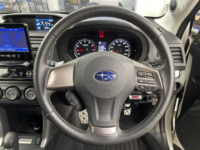 スバル フォレスター 2．0XT アイサイト 道央・札幌 2013(平25)年 5.4万km サテンホワイトパール ・4WD/アイサイト/・前席RECAROシート/・社外HDDナビ/　　（BT/CD/フルセグTV）/・運転席/助手席シートヒーター/・パドルシフト/・オートライト/キセノンヘッドライト/・前後ドライブレコーダー/・ルーフレール/・レーダークルーズコントロール/・ダウンヒルアシスト/・ETC