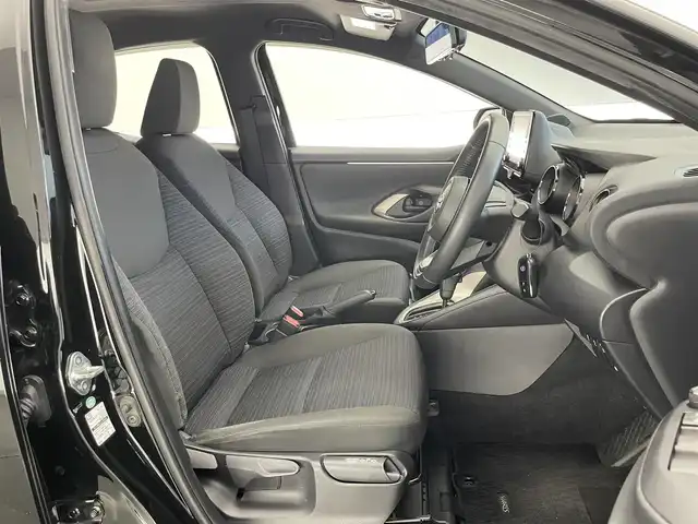 トヨタ ヤリス ハイブリッド Z 愛知県 2020(令2)年 2.6万km ブラック 純正８型ＤＡ　アドバンストパーク　全方位カメラ　禁煙車　ＢＳＭ　セーフティセンス　衝突軽減　ＬＥＤオートライト　レーダークルーズコントロール　ミラー一体型ドラレコ　フルセグＴＶ　シートヒーター　ＥＴＣ/トヨタセーフティセンス/ミラー一体型ドライブレコーダー社外/360ビューモニター/駐車アシスト/プッシュスタート/フルセグTV/シートヒーター/パーキングアシスト/純正フロアマット/オートハイビーム/LEDライト