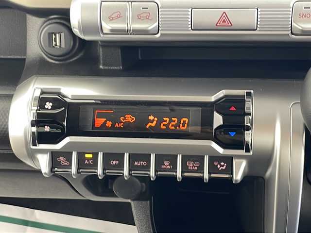 スズキ クロスビー HYBRID MZ 秋田県 2025(令7)年 0.1万km キャラバンアイボリーパールメタリック/ホワイト 2トーンルーフ ４WD/スズキセーフティサポート /パドルシフト　/LEDヘッドライト/LEDフォグランプ　/本革巻ステアリング　/オートライト　/インタークーラーターボ　/前席シートヒーター　/コーナーセンサー /USBポート　/オートエアコン /パドルシフト/バックカメラ装着車両/ステアリングリモコン装着車両/クルーズコントロール/電格ミラー/横滑り防止装置/アイドリングストップ/クリアランスソナー /衝突被害軽減システム/レーンキープアシスト/プッシュスタート/純正AW/ウィンカーミラー /保証書/取扱説明書/スペアキー