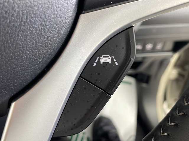 スズキ クロスビー HYBRID MZ 秋田県 2025(令7)年 0.1万km キャラバンアイボリーパールメタリック/ホワイト 2トーンルーフ ４WD/スズキセーフティサポート /パドルシフト　/LEDヘッドライト/LEDフォグランプ　/本革巻ステアリング　/オートライト　/インタークーラーターボ　/前席シートヒーター　/コーナーセンサー /USBポート　/オートエアコン /パドルシフト/バックカメラ装着車両/ステアリングリモコン装着車両/クルーズコントロール/電格ミラー/横滑り防止装置/アイドリングストップ/クリアランスソナー /衝突被害軽減システム/レーンキープアシスト/プッシュスタート/純正AW/ウィンカーミラー /保証書/取扱説明書/スペアキー