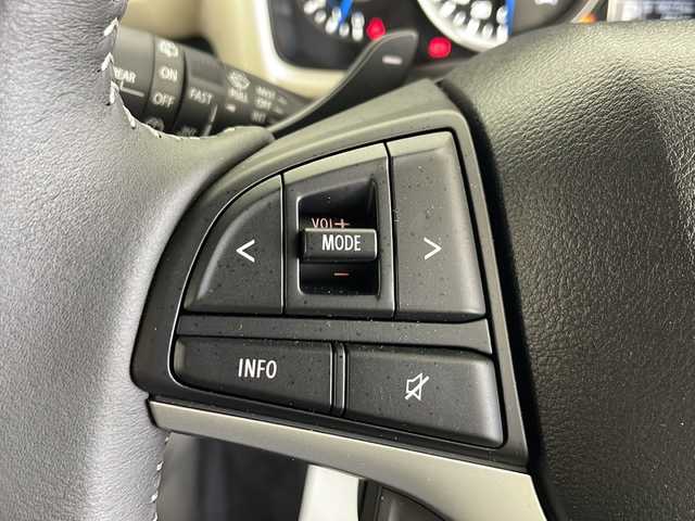 スズキ クロスビー HYBRID MZ 秋田県 2025(令7)年 0.1万km キャラバンアイボリーパールメタリック/ホワイト 2トーンルーフ ４WD/スズキセーフティサポート /パドルシフト　/LEDヘッドライト/LEDフォグランプ　/本革巻ステアリング　/オートライト　/インタークーラーターボ　/前席シートヒーター　/コーナーセンサー /USBポート　/オートエアコン /パドルシフト/バックカメラ装着車両/ステアリングリモコン装着車両/クルーズコントロール/電格ミラー/横滑り防止装置/アイドリングストップ/クリアランスソナー /衝突被害軽減システム/レーンキープアシスト/プッシュスタート/純正AW/ウィンカーミラー /保証書/取扱説明書/スペアキー