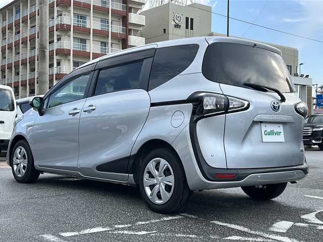 トヨタ シエンタ ハイブリッド ファンベースG 沖縄県 2020(令2)年 6.9万km シルバーM 純正オプションナビ/純正オプションＴＶ/オーディオ（ＤＶＤ、ＣＤ、Ｂｌｕｅｔｏｏｔｈ、ＵＳＢ）/ＥＴＣ/ドライブレコーダー/両側パワースライドドア/バックカメラ/スマートキー/プッシュスタート/電動格納ミラー