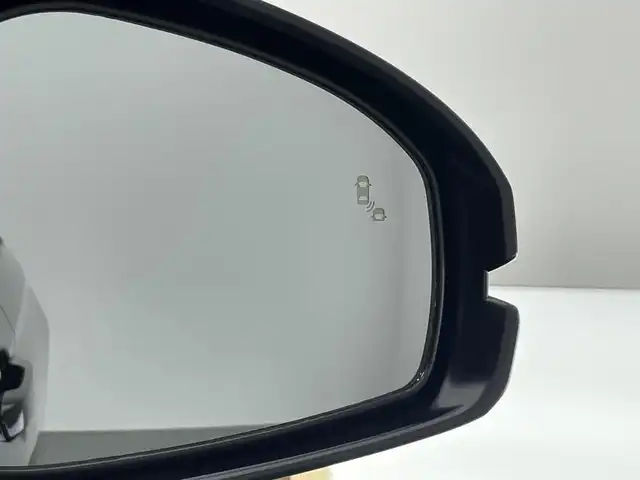ホンダ ヴェゼル ハイブリッド e:HEV Z 愛知県 2025(令7)年 0.1千km クリスタルブラックパール 登録済未使用車　純正９型ＤＡ　ＢＳＭ　黒ハーフレザー　追従クルコン　フルセグ　ＥＴＣ　パドルシフト　ホンダセンシング　ステアリングヒーター　シートヒーター　衝突軽減　ワイヤレス充電　ＬＥＤライト　禁煙　USB　フォグ　コーナーセンサー　オートハイビーム　プッシュスタート　スマートキー　誤発進抑制　レーンキープ