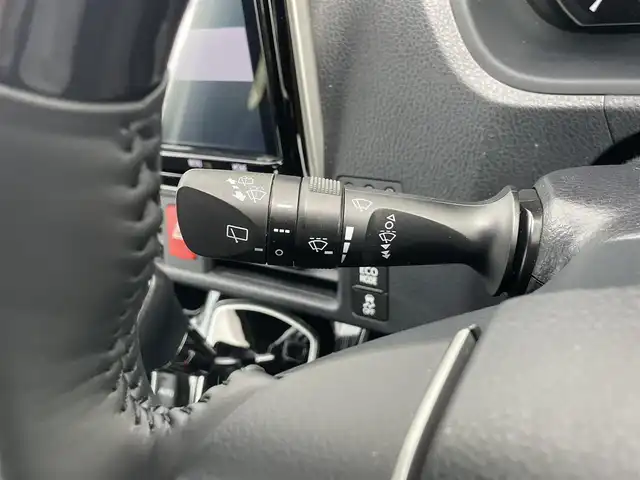 トヨタ エスクァイア Gi プレミアムパッケージ ブラックテーラード 千葉県 2019(令1)年 5.7万km ホワイトパールクリスタルシャイン トヨタセーフティセンス/・衝突軽減ブレーキ/レーンキープアシスト/・オートハイビーム/クリアランスソナー/純正９インチナビ(NSZT-Y68T)/・フルセグ/BT/DVD/CD/MSV/バックカメラ/ステアリングスイッチ/ETC2.0/MTモード/両側パワースライドドア/ハーフレザーシート/シートヒーター(D/N席)/リアオートエアコン/LEDヘッドライト/オートライト/フォグライト/スマートキー/プッシュスタート/純正フロアマット/純正15インチAW
