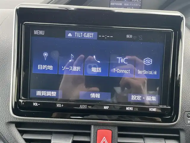 トヨタ エスクァイア Gi プレミアムパッケージ ブラックテーラード 千葉県 2019(令1)年 5.7万km ホワイトパールクリスタルシャイン トヨタセーフティセンス/・衝突軽減ブレーキ/レーンキープアシスト/・オートハイビーム/クリアランスソナー/純正９インチナビ(NSZT-Y68T)/・フルセグ/BT/DVD/CD/MSV/バックカメラ/ステアリングスイッチ/ETC2.0/MTモード/両側パワースライドドア/ハーフレザーシート/シートヒーター(D/N席)/リアオートエアコン/LEDヘッドライト/オートライト/フォグライト/スマートキー/プッシュスタート/純正フロアマット/純正15インチAW