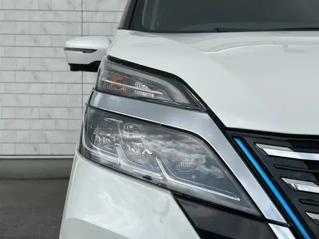 日産 セレナ e－パワー ハイウェイスター V 福岡県 2022(令4)年 3.7万km ブリリアントホワイトパール 純正9型SDナビ(フルセグTV/CD/DVD/BT)アラウンドビューモニタープロパイロット衝突軽減ブレーキコーナーセンサーブラインドスポット両側パワスラドラレコETCデジタルインナーミラーUSB純正LEDヘッドライト純正15インチアルミホイル純正フロアマットプッシュスタートスマートキー