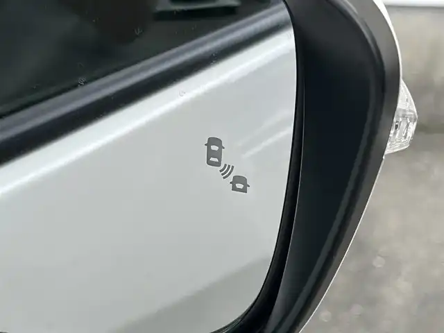 日産 セレナ e－パワー ハイウェイスター V 福岡県 2022(令4)年 3.7万km ブリリアントホワイトパール 純正9型SDナビ(フルセグTV/CD/DVD/BT)アラウンドビューモニタープロパイロット衝突軽減ブレーキコーナーセンサーブラインドスポット両側パワスラドラレコETCデジタルインナーミラーUSB純正LEDヘッドライト純正15インチアルミホイル純正フロアマットプッシュスタートスマートキー