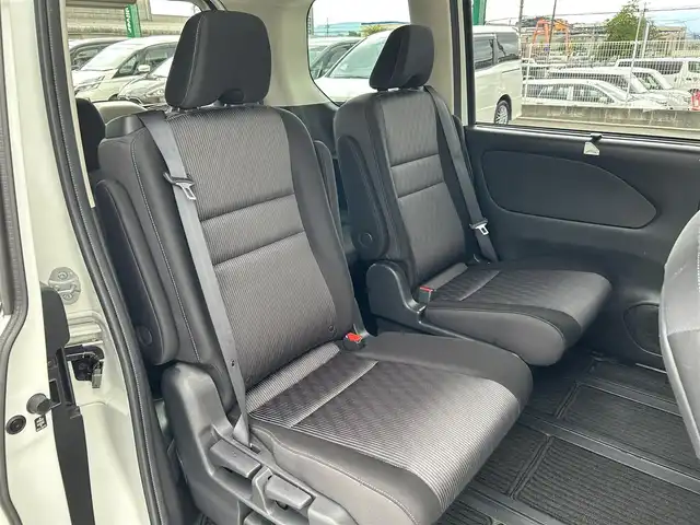 日産 セレナ e－パワー ハイウェイスター V 福岡県 2022(令4)年 3.7万km ブリリアントホワイトパール 純正9型SDナビ(フルセグTV/CD/DVD/BT)アラウンドビューモニタープロパイロット衝突軽減ブレーキコーナーセンサーブラインドスポット両側パワスラドラレコETCデジタルインナーミラーUSB純正LEDヘッドライト純正15インチアルミホイル純正フロアマットプッシュスタートスマートキー