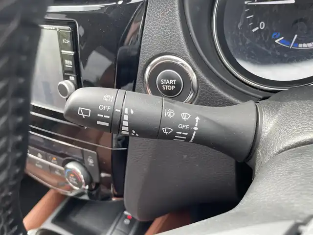 日産 エクストレイル ハイブリッド 20Xi レザーエディション 福岡県 2020(令2)年 6.1万km ガーネットレッド 4WD/プロパイロット/純正ナビ（BLUETOOTH/フルセグ/CD/DVD/AUX)/アラウンドビューモニター/バックカメラ/フロントカメラ/サイドカメラ/パワーバックドア/レーダークルーズコントロール/LEDヘッドライト/オートライト/革シート/全席シートヒーター/DN席パワーシート/純正17インチAW/ルーフレール/オートホールド/ダウンヒルアシストコントロール/横滑り防止装置/レーンキープアシスト/盗難防止装置/衝突軽減システム/コーナーセンサー/スマートキー/ETC/保証書/取扱説明書