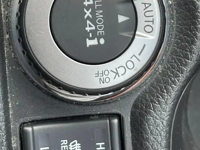 日産 エクストレイル ハイブリッド 20Xi レザーエディション 福岡県 2020(令2)年 6.1万km ガーネットレッド 4WD/プロパイロット/純正ナビ（BLUETOOTH/フルセグ/CD/DVD/AUX)/アラウンドビューモニター/バックカメラ/フロントカメラ/サイドカメラ/パワーバックドア/レーダークルーズコントロール/LEDヘッドライト/オートライト/革シート/全席シートヒーター/DN席パワーシート/純正17インチAW/ルーフレール/オートホールド/ダウンヒルアシストコントロール/横滑り防止装置/レーンキープアシスト/盗難防止装置/衝突軽減システム/コーナーセンサー/スマートキー/ETC/保証書/取扱説明書