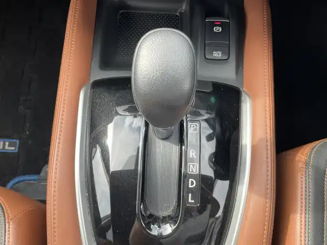 日産 エクストレイル ハイブリッド 20Xi レザーエディション 福岡県 2020(令2)年 6.1万km ガーネットレッド 4WD/プロパイロット/純正ナビ（BLUETOOTH/フルセグ/CD/DVD/AUX)/アラウンドビューモニター/バックカメラ/フロントカメラ/サイドカメラ/パワーバックドア/レーダークルーズコントロール/LEDヘッドライト/オートライト/革シート/全席シートヒーター/DN席パワーシート/純正17インチAW/ルーフレール/オートホールド/ダウンヒルアシストコントロール/横滑り防止装置/レーンキープアシスト/盗難防止装置/衝突軽減システム/コーナーセンサー/スマートキー/ETC/保証書/取扱説明書