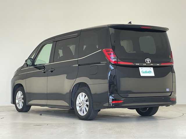 トヨタ ノア Z 愛知県 2022(令4)年 2万km アティチュードブラックマイカ トヨタセーフティセンス/純正10.4型ディズプレイオーディオナビ/フリップダウンモニター/両側パワースライドドア/レーダークルーズコントロール/ユニバーサルステップ/シートヒーター/バックカメラ/コーナーセンサー/純正アルミホイール/ETC2.0/LEDヘッドライト/インテリジェントミラー/リアオートエアコン/レーンキープアシスト/オートマチックハイビーム/ドライブレコーダー/衝突軽減システム/フルセグ/CD DVD/Bluetooth/ステアリングスイッチ/スマートキー/プッシュスタート