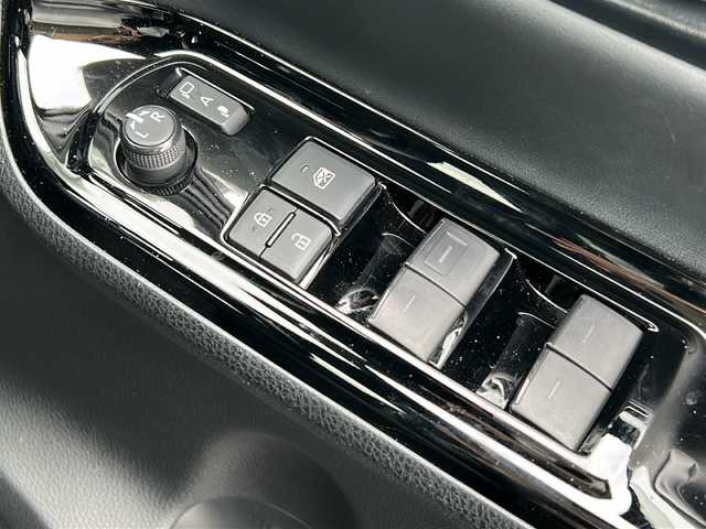 トヨタ ヴォクシー ハイブリッド ZS 煌Ⅲ 三重県 2021(令3)年 5万km ブラック 純正10型ナビ /純正後席モニター /バックカメラ /ビルトインETC /前後ドライブレコーダー/コーナーセンサー /前席シートヒーター /両側パワースライドドア/クルーズコントロール/レーンキープアシスト/衝突軽減ブレーキ/革巻きステアリング/ステアリングスイッチ/USB給電 /ウォークスルー /純正フロアマット/LEDヘッドライト/オートハイビーム /スペアキー /電動格納ミラー/禁煙車