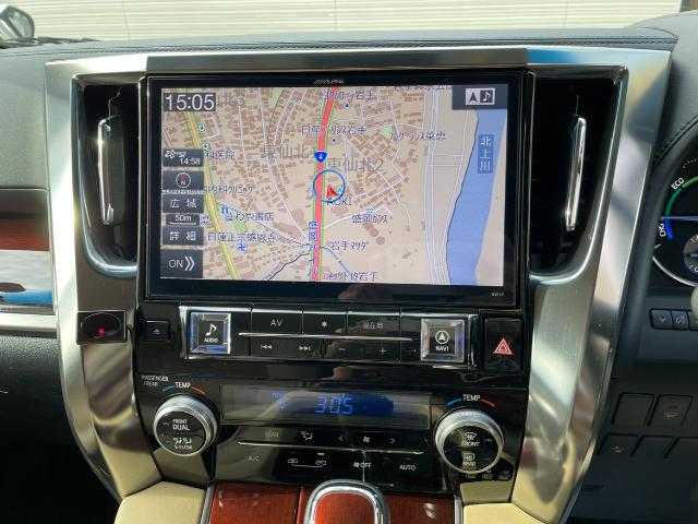 トヨタ アルファードハイブリット X 岩手県 2016(平28)年 11.7万km シルバーM 社外ナビ　Ｂｌｕｅｔｏｏｔｈ／ＣＤ／ＤＶＤ／フルセグＴＶ　/バックカメラ　/レーダークルーズコントロール　/４ＷＤ　/片側パワースライドドア　/前方ドライブレコーダー　/ＥＴＣ　/ＡＶＨ　/二列目オットマン　/エンスタ