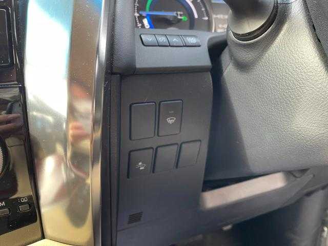 トヨタ アルファードハイブリット X 岩手県 2016(平28)年 11.7万km シルバーM 社外ナビ　Ｂｌｕｅｔｏｏｔｈ／ＣＤ／ＤＶＤ／フルセグＴＶ　/バックカメラ　/レーダークルーズコントロール　/４ＷＤ　/片側パワースライドドア　/前方ドライブレコーダー　/ＥＴＣ　/ＡＶＨ　/二列目オットマン　/エンスタ