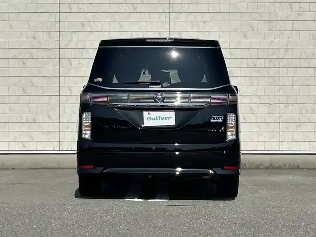 日産 エルグランド 250HWS プレミアム アーバンクロム 福岡県 2022(令4)年 2.7万km 黒 純正10型SDナビ(フルセグTV/CD/DVD/BT)アラウンドビューカメラフリップダウンモニターブラインドスポットコーナーセンサー電動パワスラクルコンドラレコETCデジタルインナーミラーシートヒーターUSB冷蔵庫純正フロアマット純正LED純正アルミホイールプッシュスタートスマートキー