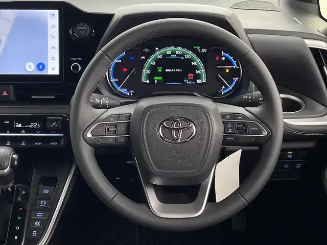 トヨタ ノア ハイブリッド S－Z 鹿児島県 2025(令7)年 0.7万km ホワイトパールクリスタルシャイン ワンオーナー　/トヨタセーフティセンス　/純正１０．５インチディスプレイオーディオ　/バックカメラ　/ビルドインＥＴＣ　/ユニバーサルステップ　/オートホールド　/オートマチックハイビーム　/オートライト/電子パーキング/LEDヘッドライト/LEDフォグライト/プッシュスタートボタン/スマートキー