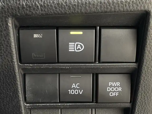 トヨタ ノア ハイブリッド S－Z 鹿児島県 2025(令7)年 0.7万km ホワイトパールクリスタルシャイン ワンオーナー　/トヨタセーフティセンス　/純正１０．５インチディスプレイオーディオ　/バックカメラ　/ビルドインＥＴＣ　/ユニバーサルステップ　/オートホールド　/オートマチックハイビーム　/オートライト/電子パーキング/LEDヘッドライト/LEDフォグライト/プッシュスタートボタン/スマートキー