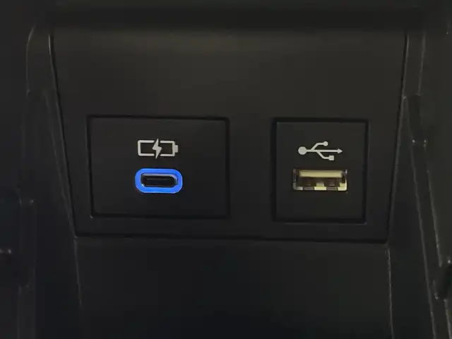 トヨタ ノア ハイブリッド S－Z 鹿児島県 2025(令7)年 0.7万km ホワイトパールクリスタルシャイン ワンオーナー　/トヨタセーフティセンス　/純正１０．５インチディスプレイオーディオ　/バックカメラ　/ビルドインＥＴＣ　/ユニバーサルステップ　/オートホールド　/オートマチックハイビーム　/オートライト/電子パーキング/LEDヘッドライト/LEDフォグライト/プッシュスタートボタン/スマートキー