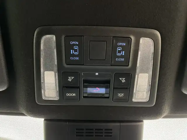 トヨタ ノア ハイブリッド S－Z 鹿児島県 2025(令7)年 0.7万km ホワイトパールクリスタルシャイン ワンオーナー　/トヨタセーフティセンス　/純正１０．５インチディスプレイオーディオ　/バックカメラ　/ビルドインＥＴＣ　/ユニバーサルステップ　/オートホールド　/オートマチックハイビーム　/オートライト/電子パーキング/LEDヘッドライト/LEDフォグライト/プッシュスタートボタン/スマートキー