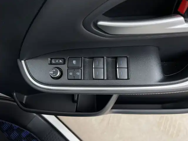 トヨタ ノア ハイブリッド S－Z 鹿児島県 2025(令7)年 0.7万km ホワイトパールクリスタルシャイン ワンオーナー　/トヨタセーフティセンス　/純正１０．５インチディスプレイオーディオ　/バックカメラ　/ビルドインＥＴＣ　/ユニバーサルステップ　/オートホールド　/オートマチックハイビーム　/オートライト/電子パーキング/LEDヘッドライト/LEDフォグライト/プッシュスタートボタン/スマートキー