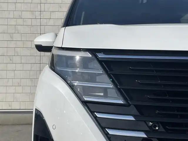 日産 セレナ e－パワー ハイウェイスター V 福岡県 2025(令7)年 0.1千km プリズムホワイト 登録済み未使用車純正12.3インチディスプレイナビ(フルセグTV・HDMI)アラウンドビューモニターフリップダウンモニタープロパイロットエマージェンシーブレーキBSM両側パワスラ前後ドラレコ/ビルトインETCデジタルインナーミラー純正LED・ホイールスマートキープッシュスタートワイヤレス充電SOSコール未使用車